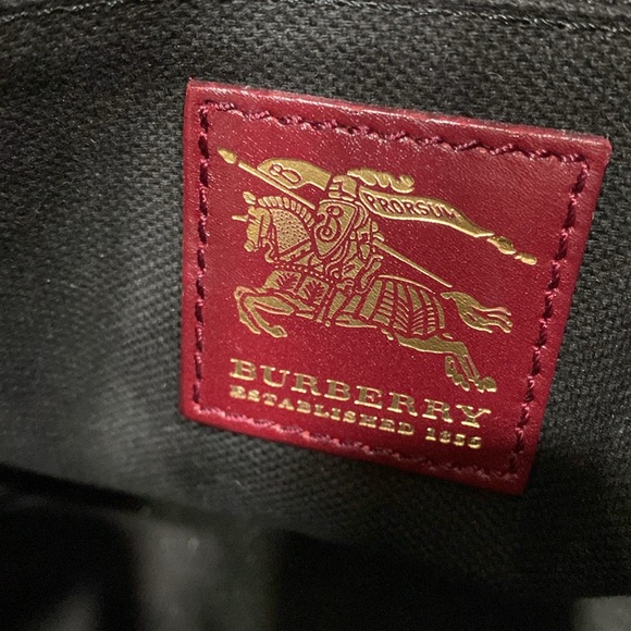 Burberry haymarket shoulder bag - Picture 7 of 10